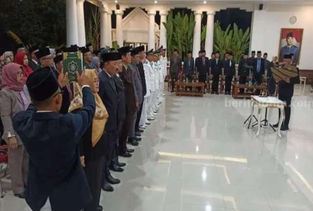 Bupati Ponorogo Sugiri Sancoko melakukan mutasi pejabat yang berada di lingkup pemerintahan Kabupaten Ponorogo. (Foto: Diskominfo Ponorogo)