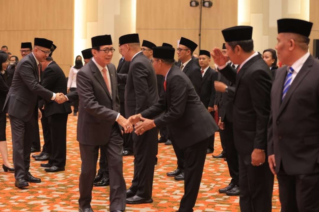 Menteri Hukum dan HAM RI Yasonna H Laoly melantik anggota Majelis Pengawas Wilayah Notaris dan Majelis Kehormatan Notaris Wilayah. Salah satunya ialah Kakanwil Kemenkumham Jatim, Imam Jauhari, Rabu 4 Mei 2023.  (Foto: Humas Kemenkumham Jatim)