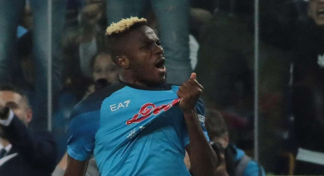 Viktor Osimhen mencetak gol Napoli saat bermain pada laga penentuan juara melawan Udinese, Jumat 5 Mei 2023 dini hari WIB. (Foto: Twitter/@sscnapoli)