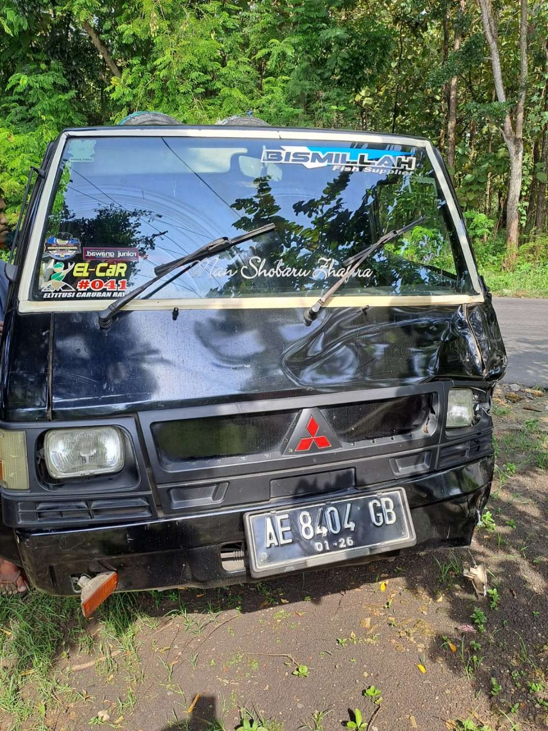 Kondisi mobil pick up setelah bertabrakan (Foto: Istimewa)