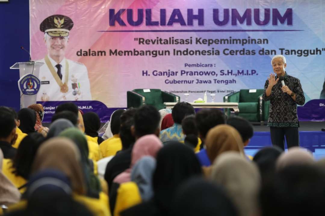 Kuliah Umum Program Gubernur Mengajar, Gubernur Jawa Tengah Ganjar Pranowo di Universitas Pancasakti (UPS) Tegal. (Foto: Istimewa)