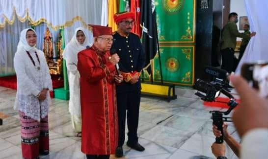 Kedatangan Wapres di Kota Tidore Kepulauan disambut dengan adat Joko Hale atau Injak Tanah. (Foto: Setwapres)