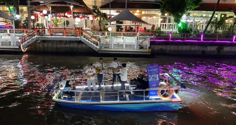 NgejazzRek, bermain jazz di atas perahu Kalimas (Foto: Andhi Dwi/Ngopibareng.id)