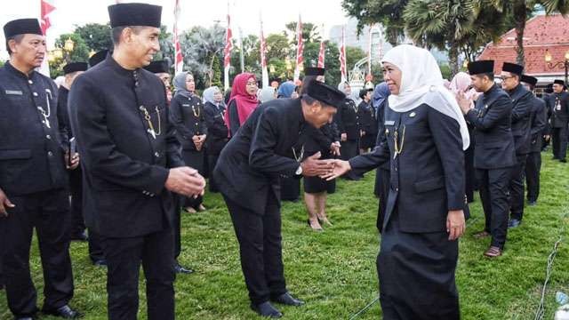 Ilustrasi tulisan; Nakhoda Salah Arah, ABK Perikanan Resah. Gubernur Jatim Khofifah Indar Parawansa usai melatih pejabat di lingkungan Dinas Kelautan dan Perikanan Jatim. (Foto:Ngopibareng.Id/Dok.Oki Lukito)