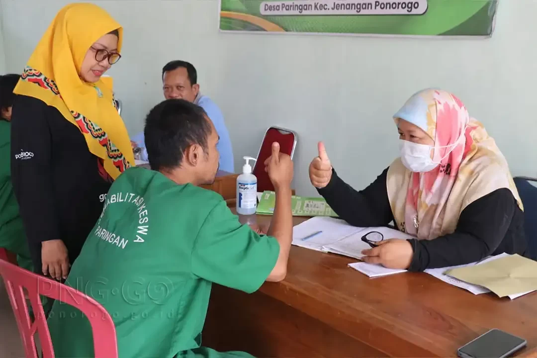 Salah satu pasien sakit jiwa di Puskesmas Pembantu (Pustu) Paringan, Kabupaten Ponorogo. (Foto: dok. Kominfo)