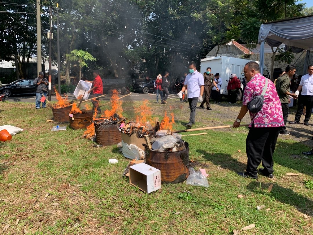 Pemusnahan barang bukti tindak pidana narkoba di Kota Malang (Foto: Lalu Theo/Ngopibareng.id)