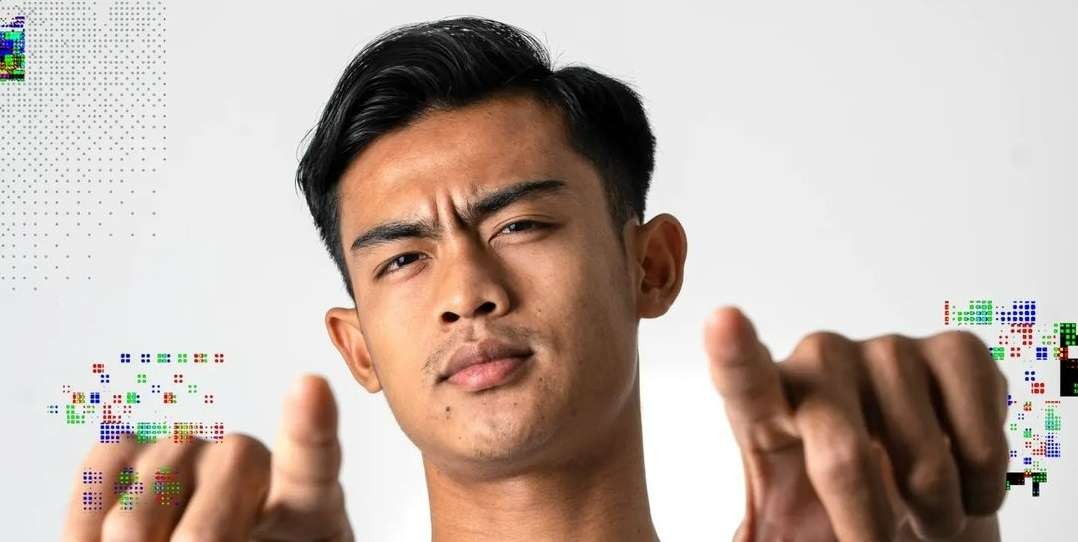 Pratama Arhan larut dalam kegembiraan dengan berjoget di ruang ganti usai Indonesia U-22 juara SEA Games 2023. (Foto: Instagram/@pratamaarhan8)