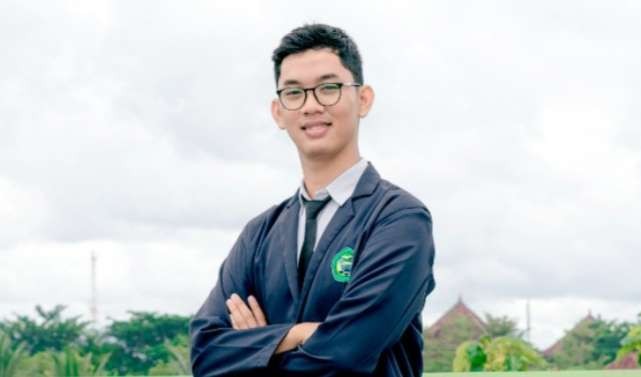 Siswa Madrasah Aliyah Negeri (MAN) 1 Jembrana, Bali, Mochammad Annas Firmansyah. Siswa kelas XII IPA ini diterima di empat perguruan tinggi top luar negeri sekaligus.( Foto: koleksi pribadi)