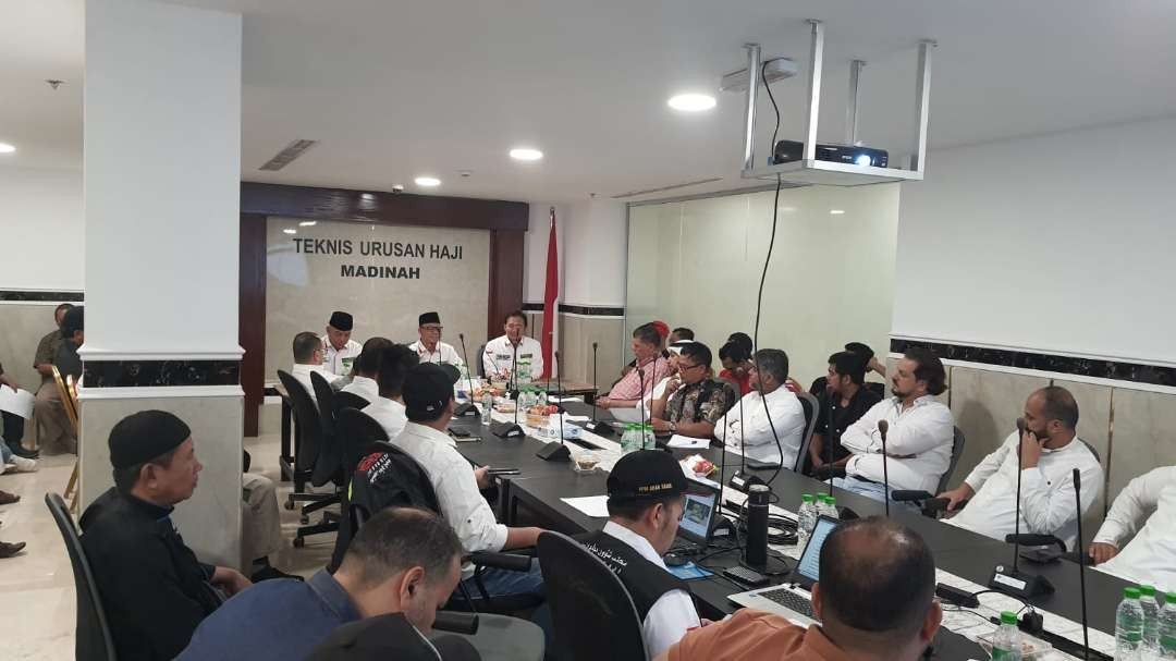 PPIH Arab Saudi melakukan persiapan dengan memberi pembekalan bagi para juru masak pada 21 dapur penyedia katering jemaah di Madinah. (Foto: Istimewa)