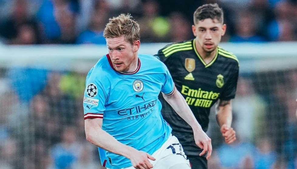 Kevin De Bruyne menjadi sasaran kritik Pep Guardiola karena bermain kurang efektif saat Manchester City kalahkan Madrid 4-0 di leg kedua semifinal Liga Champions 2022-2023. (Foto: Twitter/@ManCity)