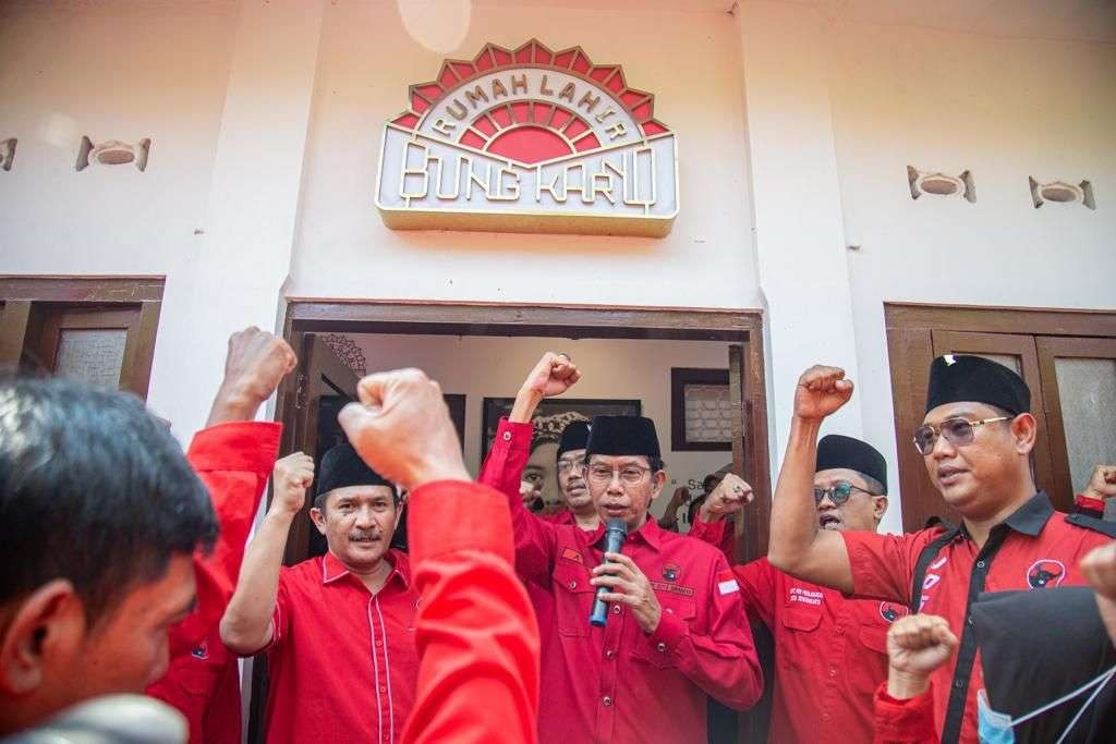 Kunjungan kader PDIP Kota Yogyakarta, bertepatan momentum Hari Kebangkitan Nasional, Sabtu 20 Mei 2023. Rombongan disambut Ketua DPC PDI Perjuangan Kota Surabaya, Adi Sutarwijono, selaku Ketua DPRD Kota Surabaya. (Foto: Istimewa)