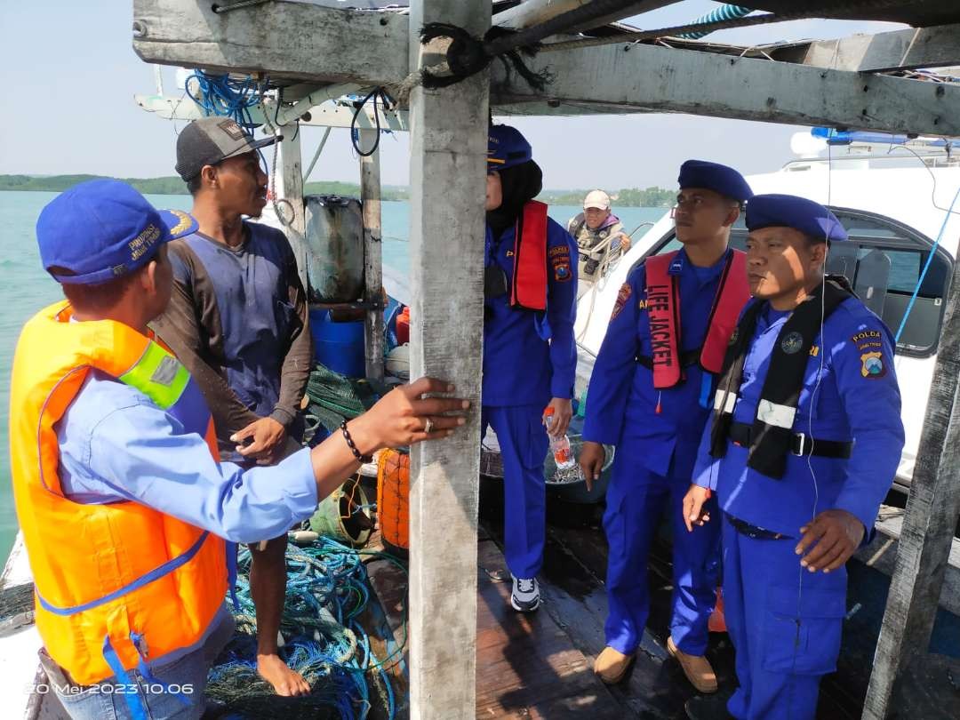 Tim Satpolairud Polres Lamongan aktif mencari korban. (Foto: Istimewa)