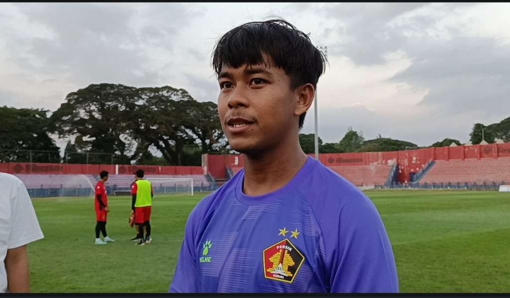 Rekrutan anyar Persik Kediri M Supriadi merasa enjoy mengikuti latihan perdana bersama tim di Stadion Brawijaya Kediri. (Foto: Fendi Lesmana/Ngopibareng.id)