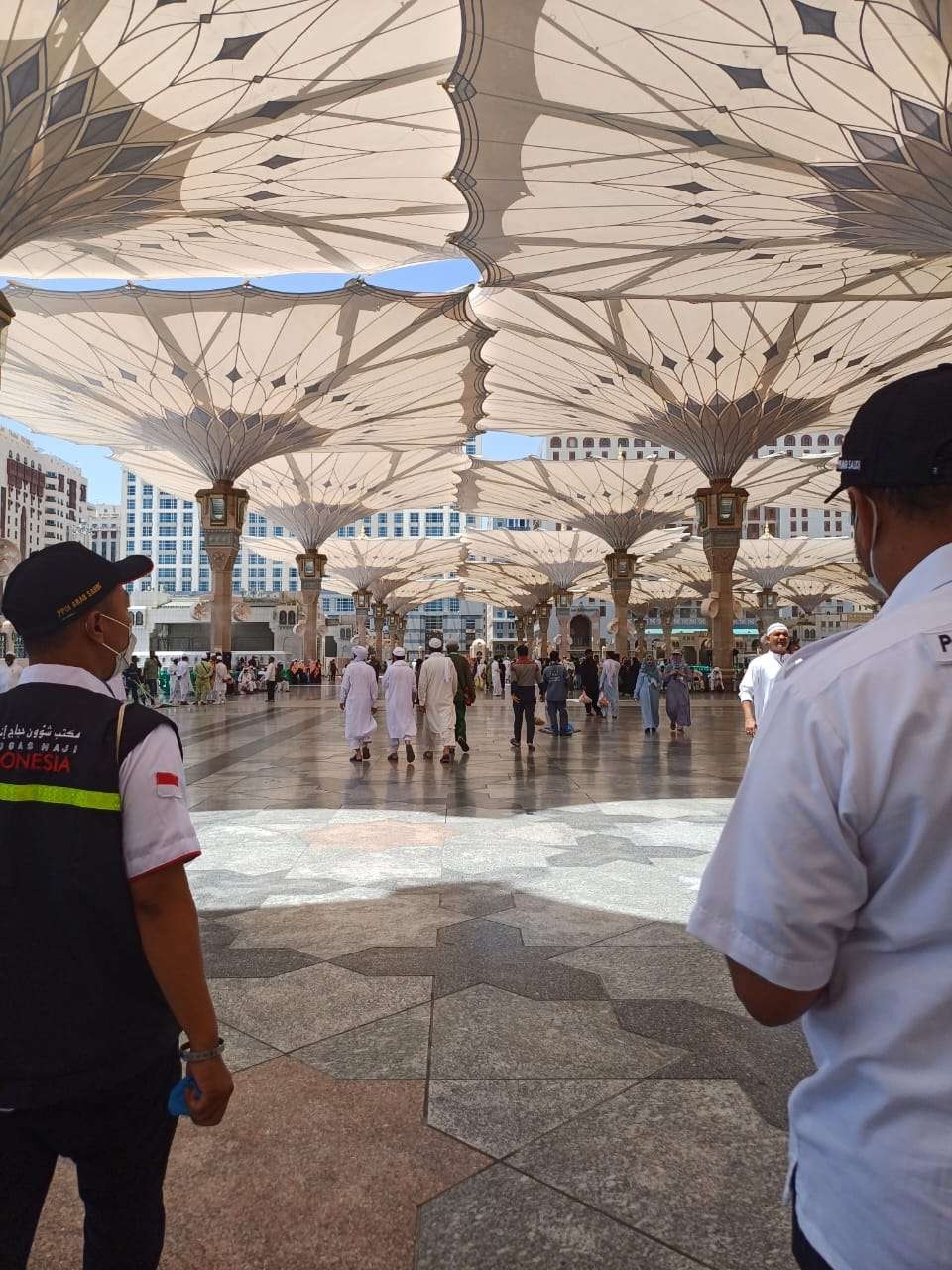 Waktu ibadah arbain atau melaksanakan salat wajib selama sembilan hari di Masjid Nabawi Madinah. (Foto: Witanto/Ngopibareng.id)