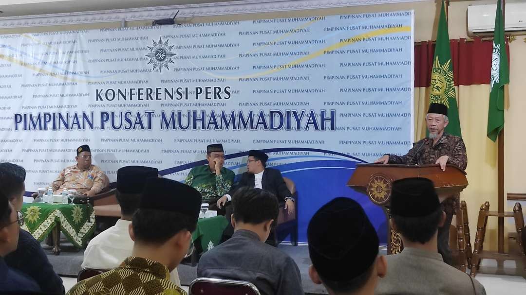 Ketua PP Muhammadiyah, Saad Ibrahim saat melepas kader muda Muhammadiyah ke Al-Azhar, Mesir. (Foto: md.or.id)