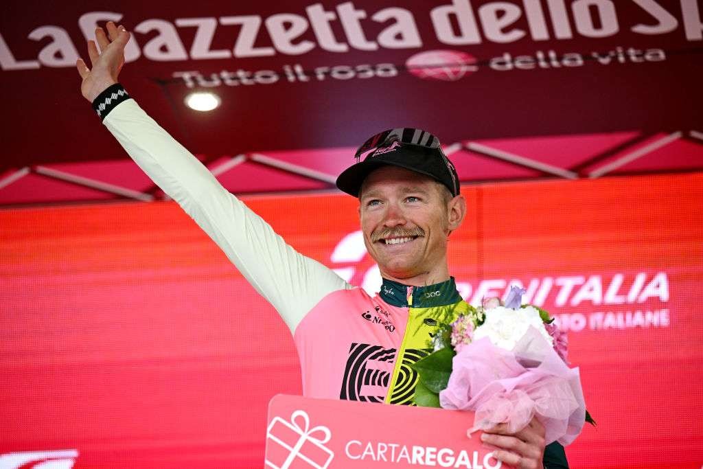 Magnus Cort (EF Education-EasyPost) berhasil menjadi jawara di Giro d'Italia 2023 etape 10, dan melengkapi prestasi sebagai juara etape di tiga Grand Tour. (Foto: Istimewa)