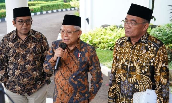 Wapres Ma'ruf Amin mengingatkan petugas haji jangan sibuk menjalankan ibadah haji sendiri, mengingat banyak jemah berusia lanjut. (Foto: Setwapres)