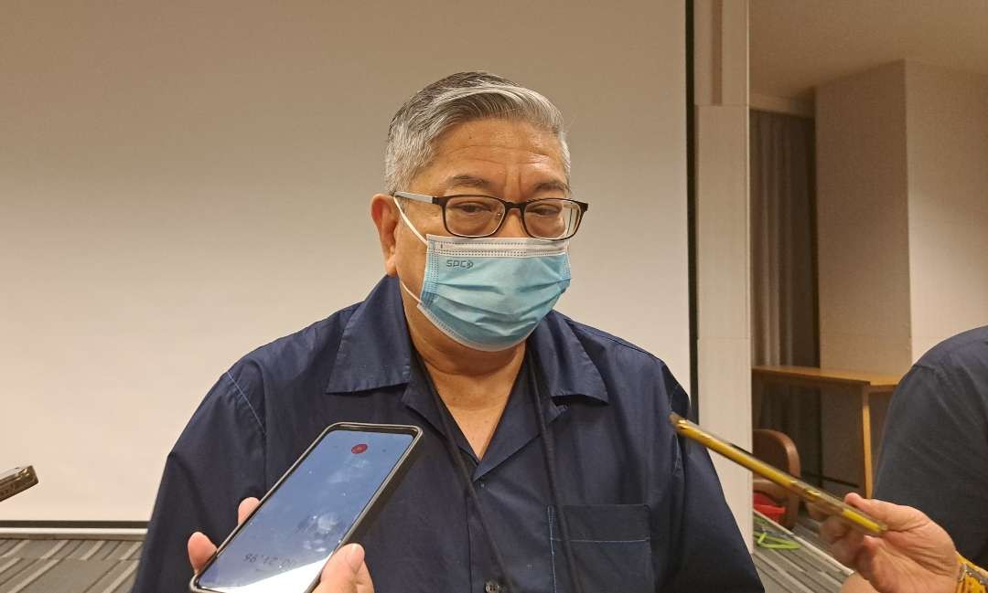 Tim representasi stem cell Singapura untuk Indonesia, Andi Solaeman saat menjelaskan mengenai teknologi stem cell dari Jerman. (Foto: Pita Sari/Ngopibareng.id)