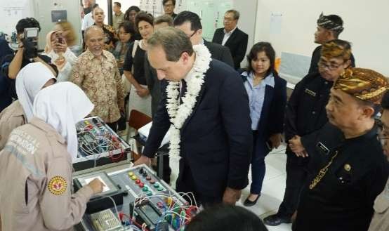 Duta Besar Prancis  untuk Indonesia Fabien Pinonemengapresissi pengembangan mutu Pendidikan Vokasi  ( foto: Diksi )