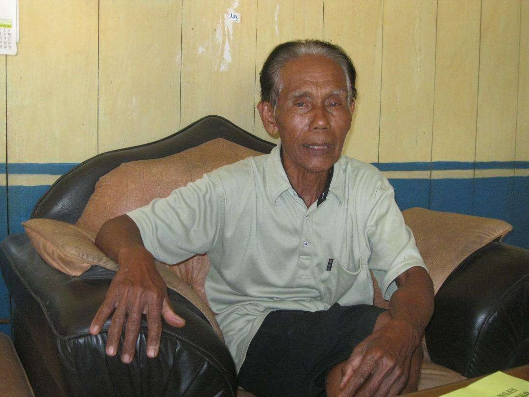 Tokoh penganut Samin, Hardjo Kardi, asal Dusun Jepang, Desa/Kecamatan Margomulyo, Kabupaten Bojonegoro, foto tahun 2011. (Foto: dok. Sujatmiko/Ngopibareng.id).