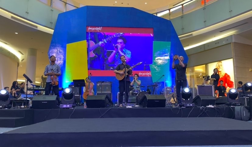 Robin Block tampil di NgejazzRek di Ciputra World Surabaya, Sabtu 27 Mei 2023. (Foto: Andhi Dwi/Ngopibareng.id)