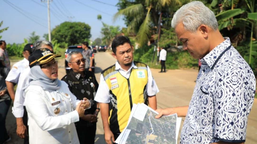 Warga diimbau lapor ke aplikasi Jalan Cantik dan LaporGub soal kondisi jalan di Pemprov Jawa Tengah. (Foto: Humas Pemprov Jateng)