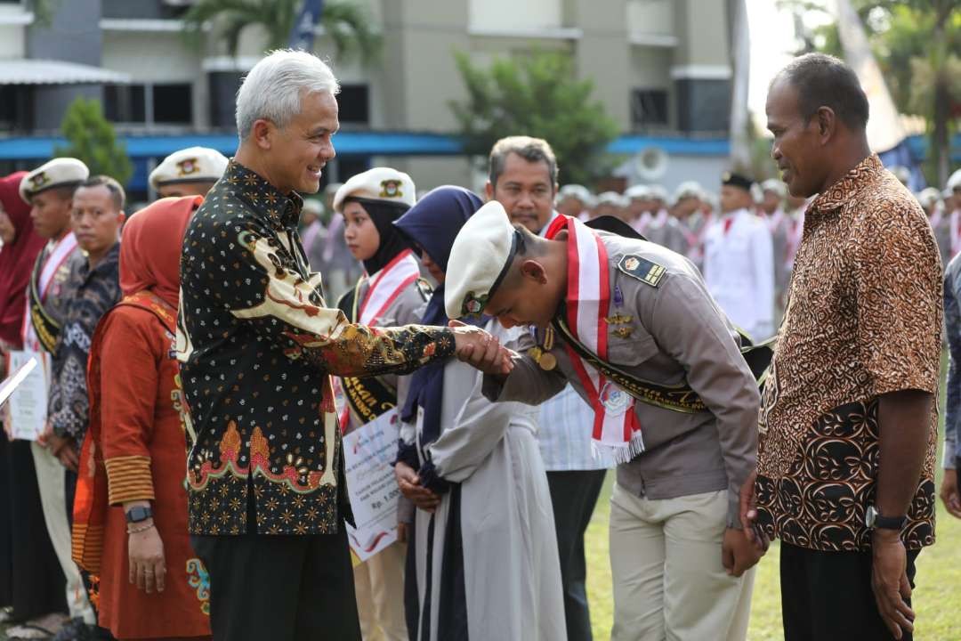 Sevolana Bondan Sirait, salah satu siswa berprestasi lulusan SMKN Jawa Tengah, kampus Purbalingga, diterima di Universitas Indonesia. (Foto: Humas Pemprov Jateng)