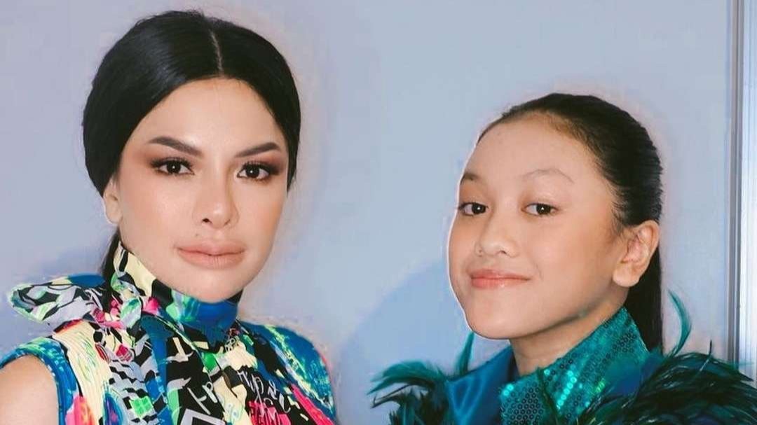 Perseteruan Nikita Mirzani dengan mantan suami sirinya, Antonio Dedola, berimbas pada putri pertamanya, Lolly yang justru diadopsi si bule. (Foto: Instagram Nikita Mirzani)