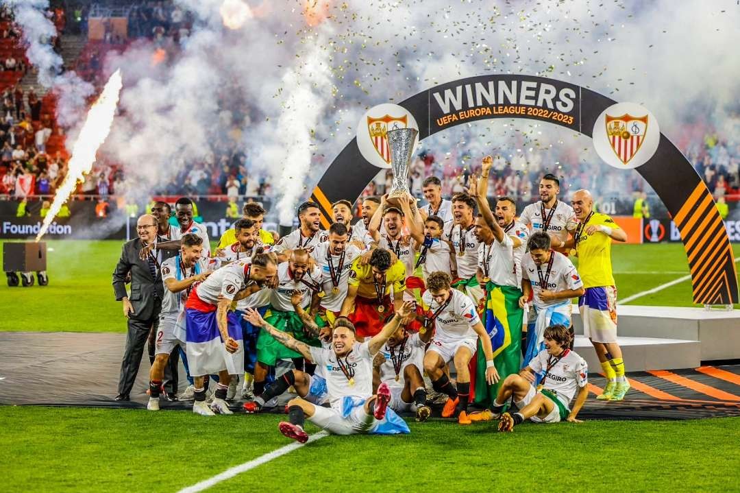 Selebrasi Sevilla juara Liga Eropa 2022/2023. (Foto: Twitter EF-eurofoot.com)