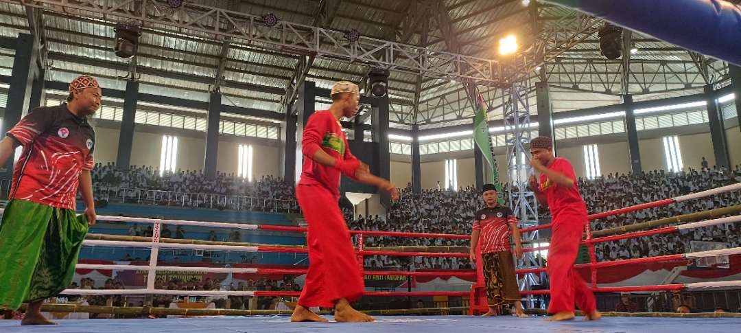 Perebutan Sabuk Juara Pencak Dor Dankorbrimob Polri Ajang Cari Bakat Road To UFC (Fendi Lesmana/ngopi bareng.id)