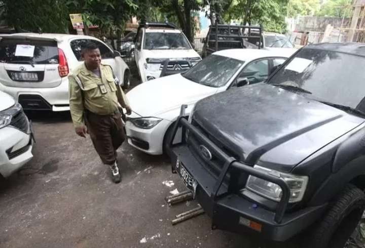 Aset First Travel  yang disita kejaksaan berupa mobil mewah, tanah dan uang tunai, semuanya akan dibagikan  kepada puluhan ribu  jamaah umrah FT yang gagal berangkat (Foto; arsip PN Depok)