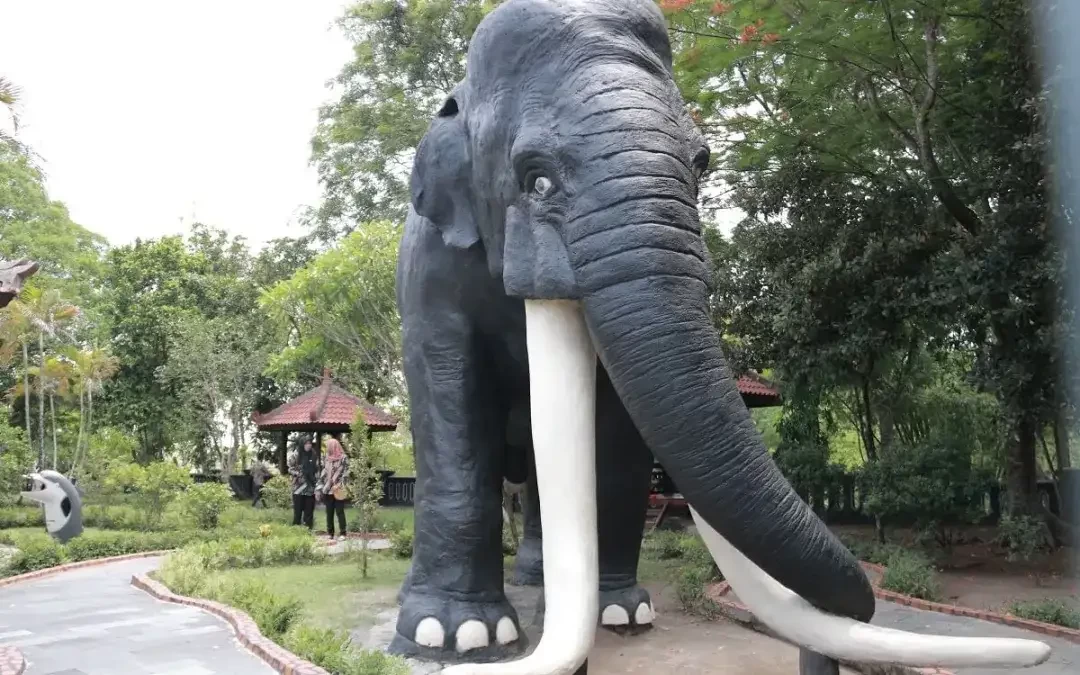 Museum Trinil-1 di Desa Kawu Kecamatan Kedunggalar, Ngawi, sebagai salah satu tempat bermain anak. (Foto: dok.  ngawikab.go.id)