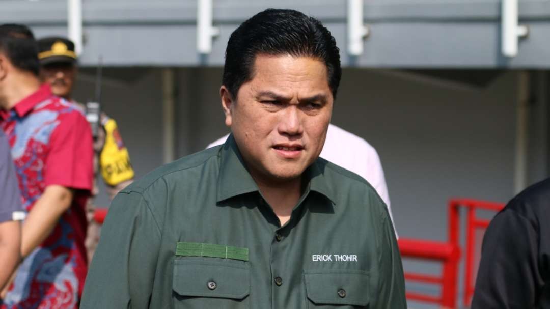 Ketua PSSI, Erick Thohir saat meninjau kesiapan Stadion Gelora Bung Tomo, Surabaya, Selasa 6 Juni 2023. (Foto: Fariz Yarbo/Ngopibareng.id)