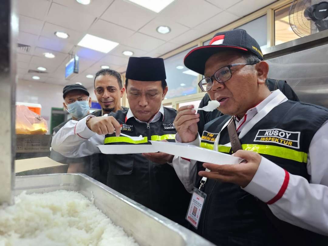 Jemaah haji Indonesia yang mendarat di Bandara King Abdulaziz, Jeddah mendapatkan satu kali makan saat mendarat. (Foto: Istimewa)