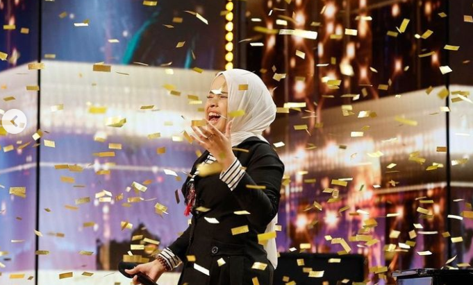 Putri Ariani saat tampil di panggung America's Got Talent. (Foto: Instagram @arianinismaputri)