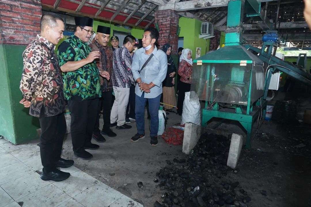 Plt Bupati Bangkalan M Mohni saat peresmian rumah daur ulang (RDU), di Bangkalan. (Foto: dok. bangkalankab.go.id)