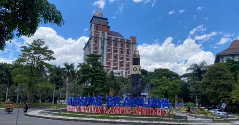 Bundaran Tugu Universitas Brawijaya, Malang, Jawa Timur (Foto: Lalu Theo/Ngopibareng.id)