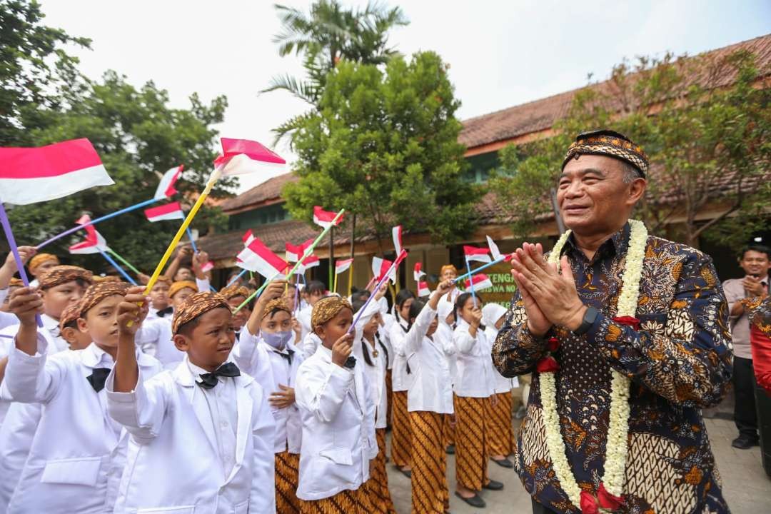 Sekolah Dasar Negeri (SDN) Purwotengah, Kota Mojokerto, Jawa Timur, mendapat kunjungan dari Menko PMK Muhadjir Effendy. (Foto: Dok Kemenko PMK)