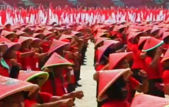 Latihan persiapan puncak peringatan bulan Bung Karno di GBK ( foto: Dok Panitia )