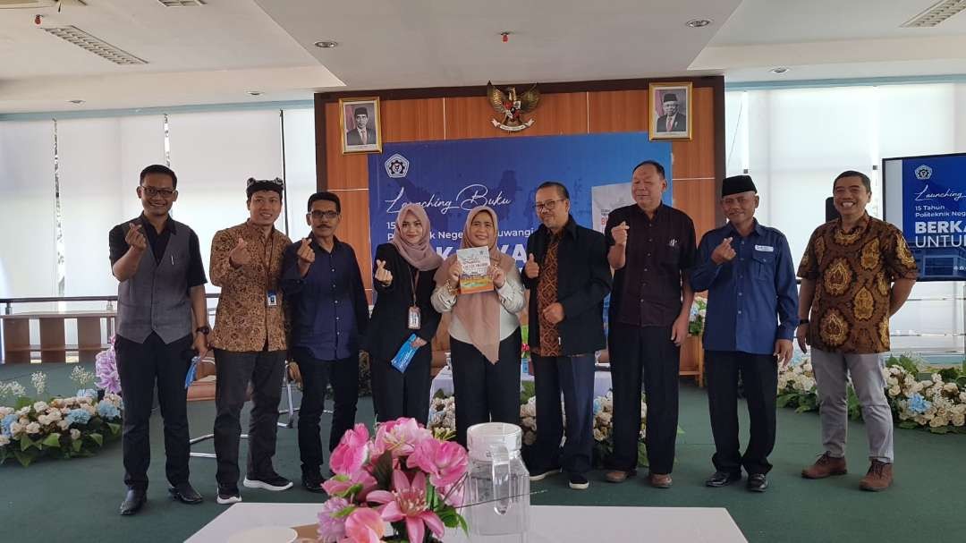 Launching buku 15 Tahun Politeknik Negeri Banyuwangi, Berkarya untuk Negeri. (Foto: Istimewa)