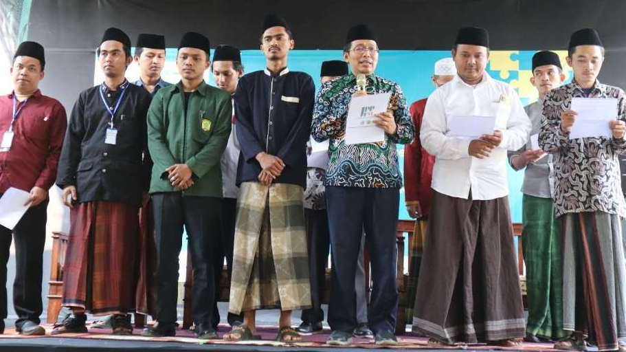 Puluhan pondok pesantren dari wilayah Cirebon, Indramayu, Kuningan, dan Majalengka Jawa Barat mendeklarasikan pendirian Jaringan Pondok Pesantren Ramah Anak (JPPRA) di Pondok Pesantren Ketitang Cirebon. (Foto: jpppra)