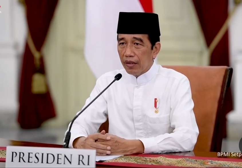 Presiden Jokowi memberikan 38 ekor sapi jumbo secara merata ke 38 provinsi di Indonesia. (Foto: Instagram @jokowi)