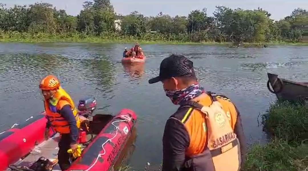 Tim SAR gabungan temukan mayat pria diduga melompat dari atas jembatan. Pencarian dilakukan selama tiga hari. (Foto: Istimewa)