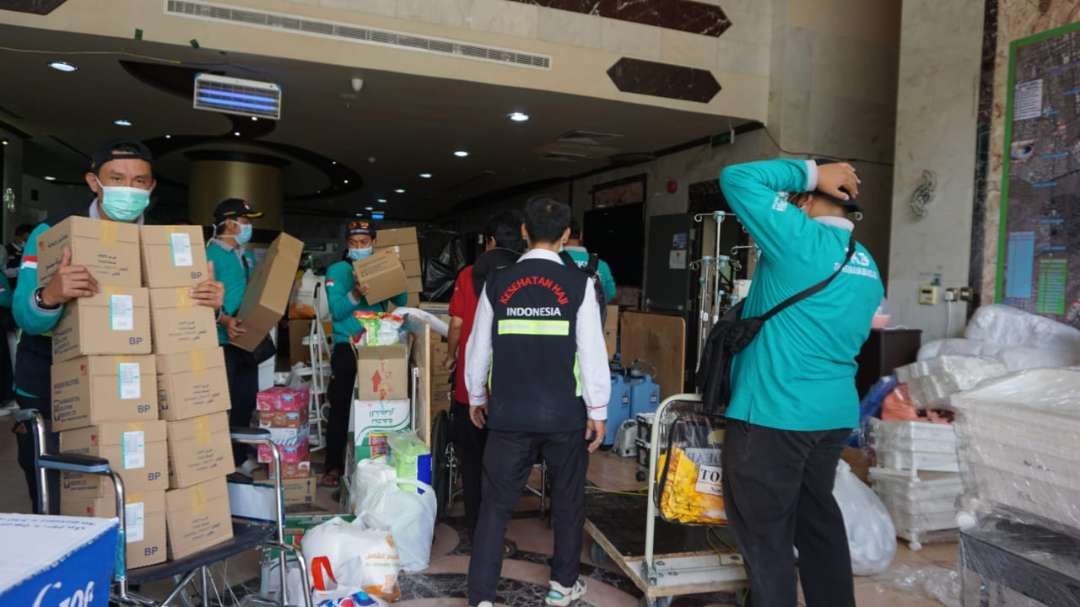 Menjelang puncak haji, obat dan alat kesehatan mulai digeser ke pos kesehatan yang berada di Arafah dan Mina. (Foto: Istimewa)