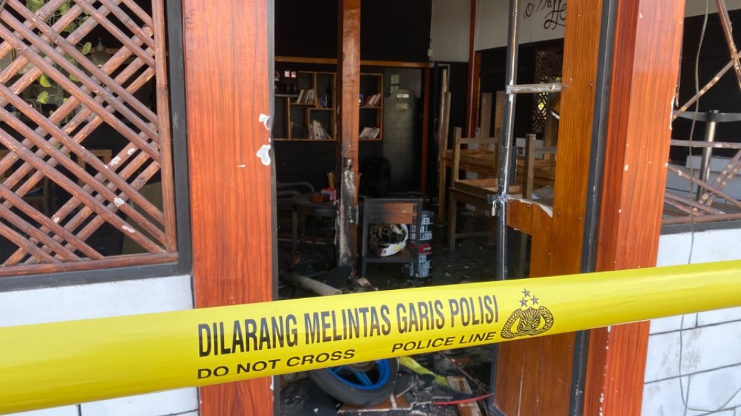 Sebuah kafe di Desa Tegalgondo, Kecamatan Karangploso, Kabupaten Malang yang menjadi lokasi kericuhan (Foto: Lalu Theo/Ngopibareng.id)