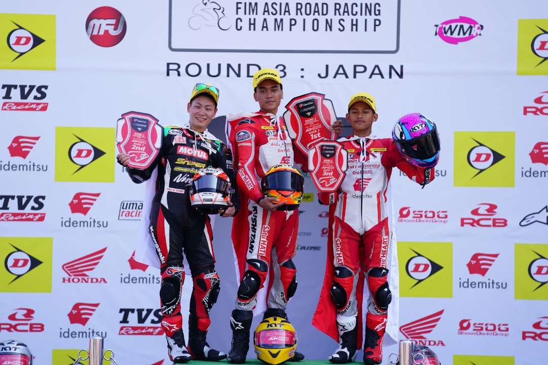 Rheza Danica Ahrens tampil dengan sangat impresif dengan meraih podium satu, disusul Veda Ega Pratama di podium ketiga di Asia Road Racing Championship (ARRC) yang dihelat di Sportsland Sugo International Racing Course, Jepang pada akhir pekan ini 24-25 Juni 2023.