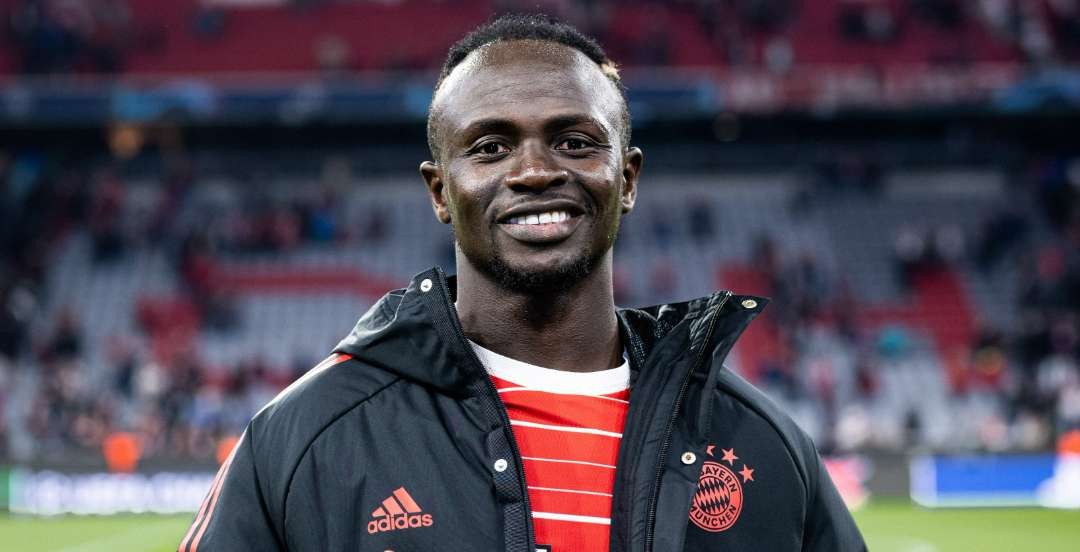 Sadio Mane berharap tetap di Bayern Munchen meski sempat memukul Leroy Sane musim lalu. (Foto: Twitter/@SMane_Officiel)