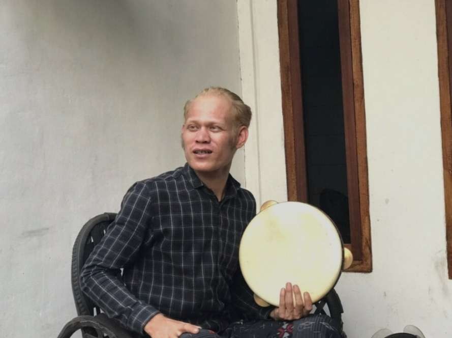 Ibnu Mukti Wijaya, pemuda yang disebut mirip Erling Braut Haaland. (Foto: Deni Lukmantara/Ngopibareng.id)