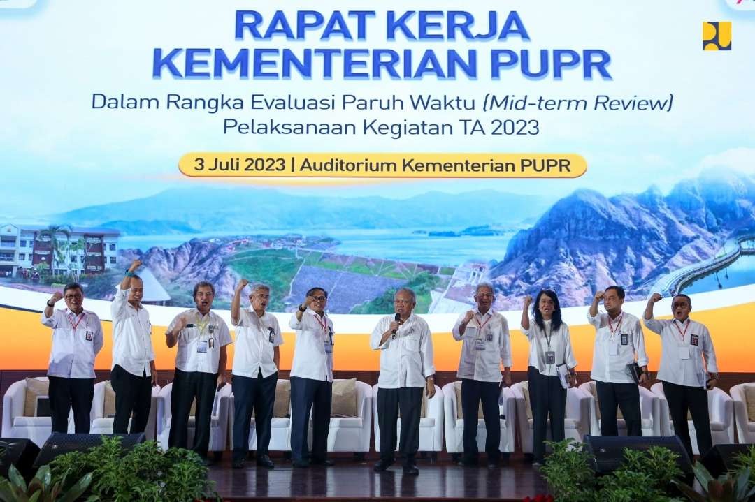 Rapat Kerja dalam rangka Evaluasi Paruh Waktu (Mid-Term Review) Pelaksanaan Kegiatan Tahun Anggaran (TA) 2023 Kementerian PUPR. (Foto: Dokumentasi PUPR)