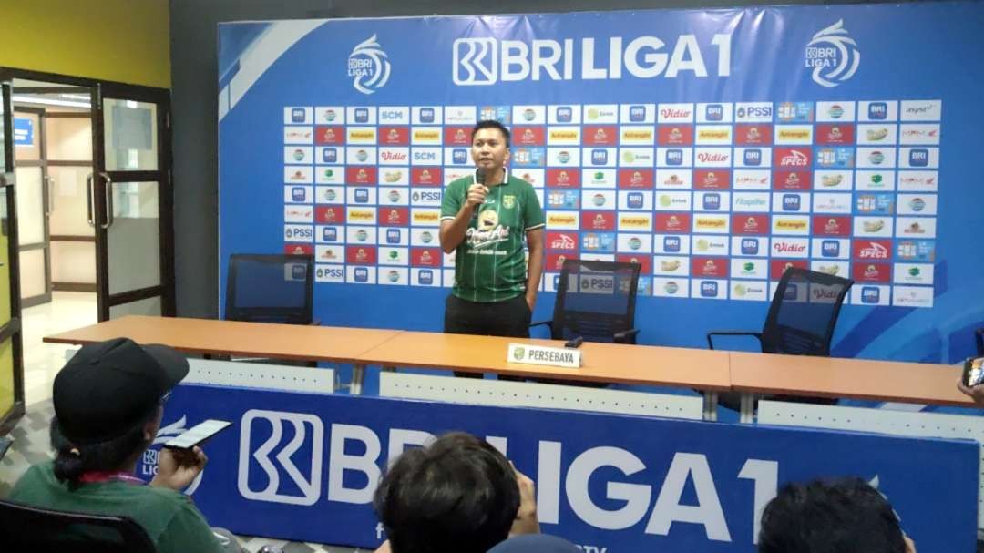 Presiden Tim Persebaya, Azrul Ananda, usai laga Persebaya melawan Barito Putera di Stadion Gelora Bung Tomo, Surabaya, Sabtu 8 Juli 2023. (Foto: Fariz Yarbo/Ngopibareng.id)